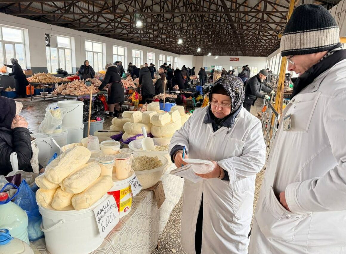В Махачкале закрыли 33 незаконные точки продажи молочной продукции