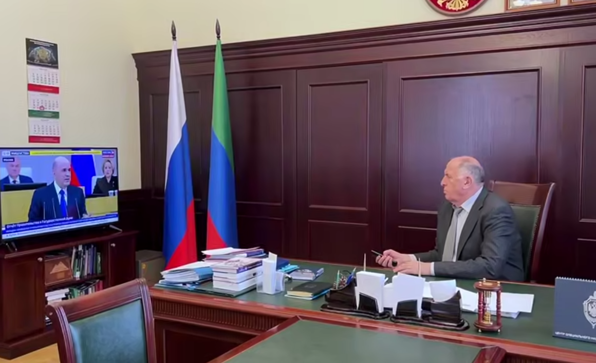 Премьер Дагестана в онлайн-режиме следил за отчетом Правительства РФ в Госдуме