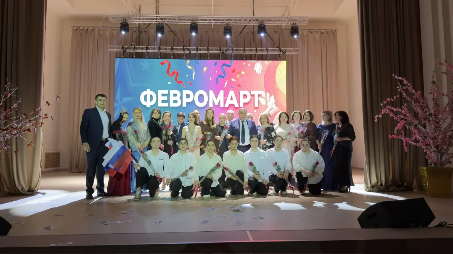 В ДГПУ им. Р. Гамзатова концертом «Февромарт» открыли Год единства народов России