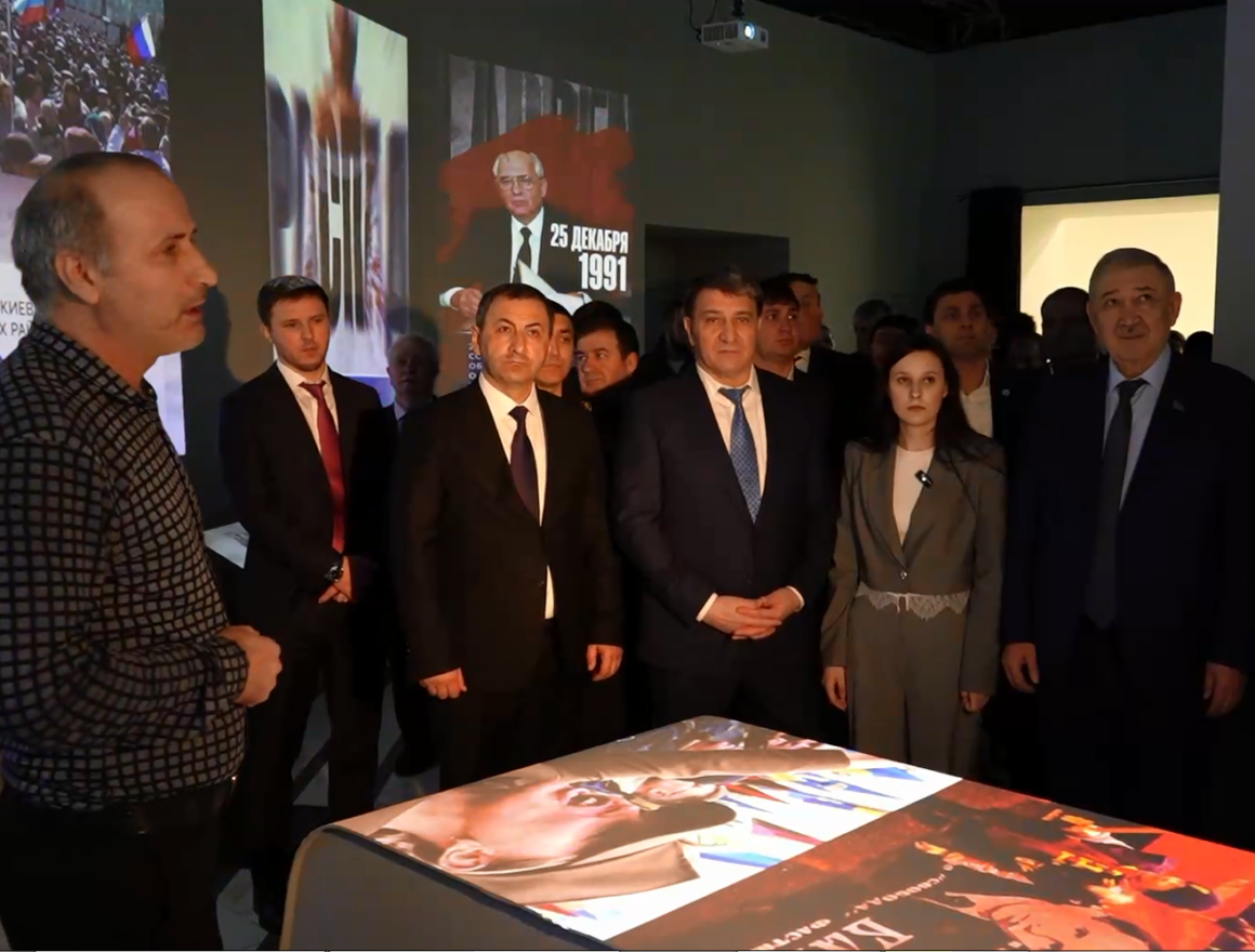 В Махачкале открылась фотовыставка о возрождении Донбасса