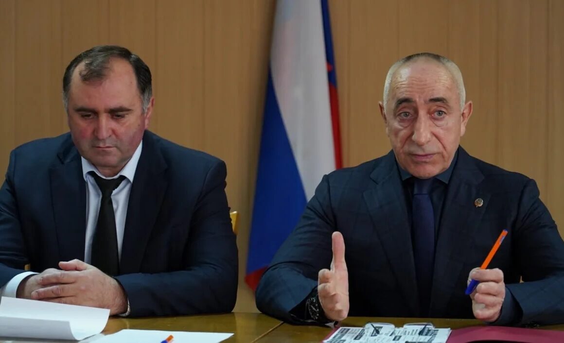Нариман Казимагомедов посетил Хивский район с рабочим визитом