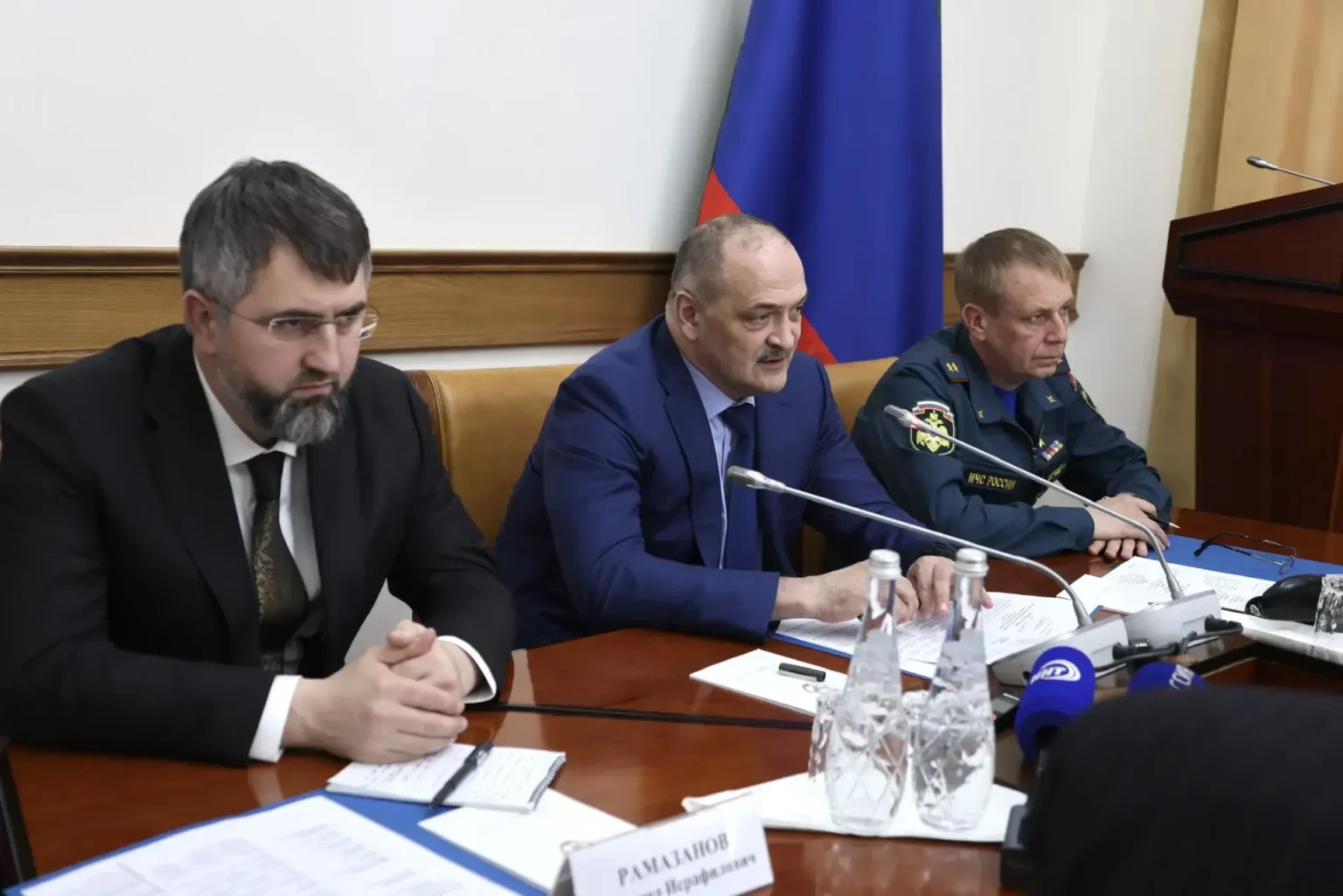 Меликов на оперштабе предупредил о возможных лавинах и оползнях в горах Дагестана