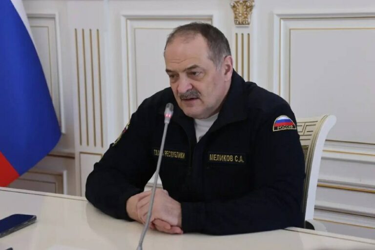 Меликов поручил выплатить компенсации семьям погибших при наводнении