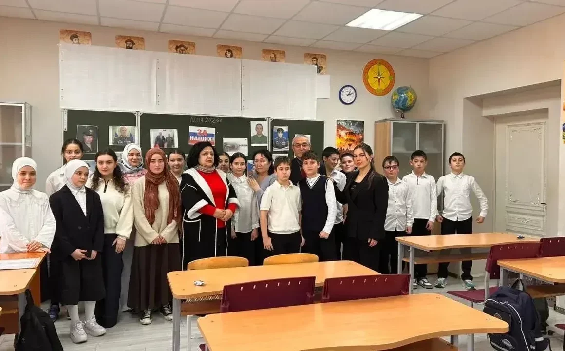  Студенты ДГПУ провели вечер памяти героев «Вспомним всех поименно» в махачкалинском лицее