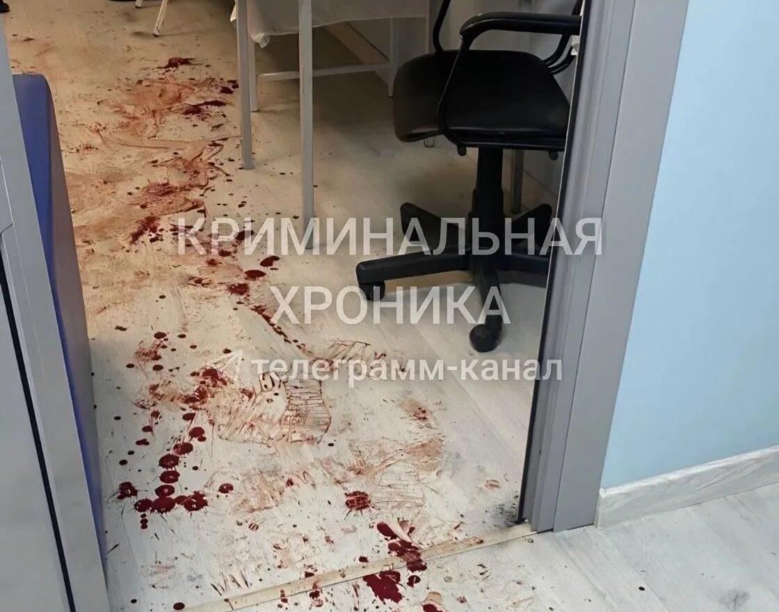 В Махачкале мужчина с ножом напал на двух врачей в больнице им. Вишневского
