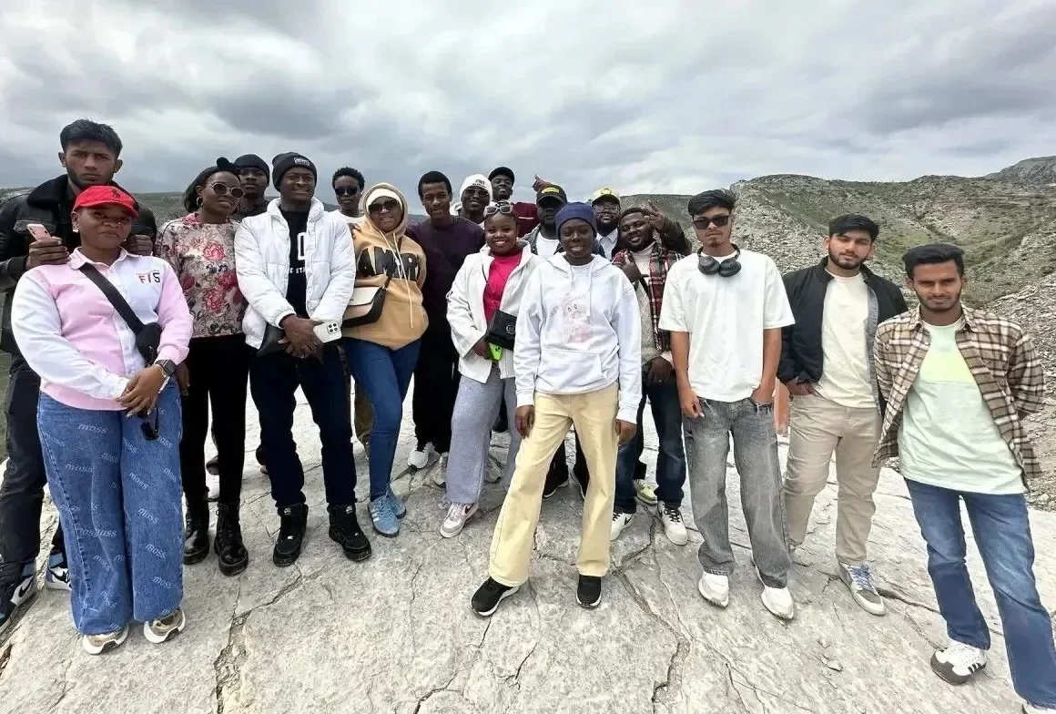 Иностранные студенты ДГПУ посетили Сулакский каньон и пещеру Нохъо