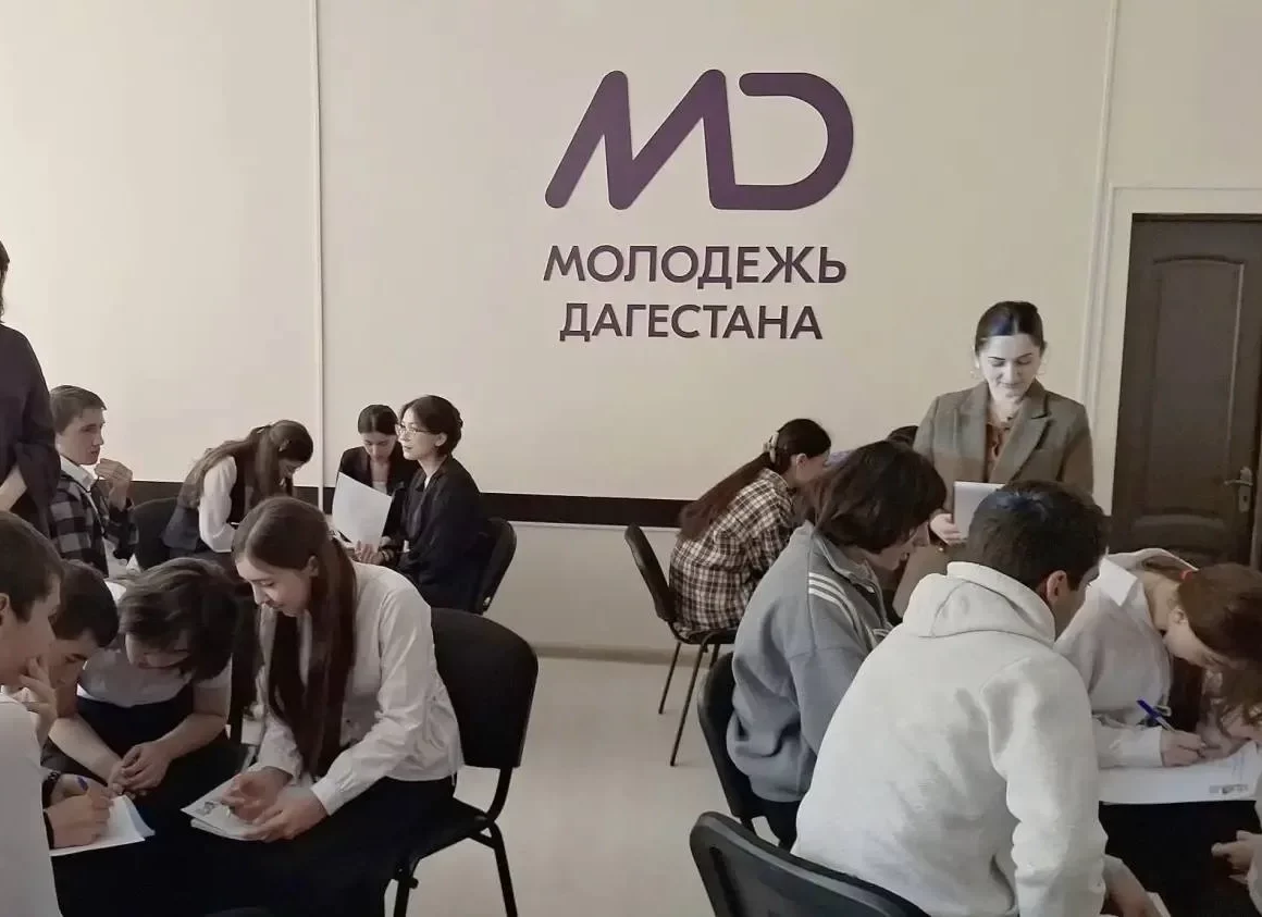 В Табасаранском районе прошла интеллектуальная игра «Наследники Победы»