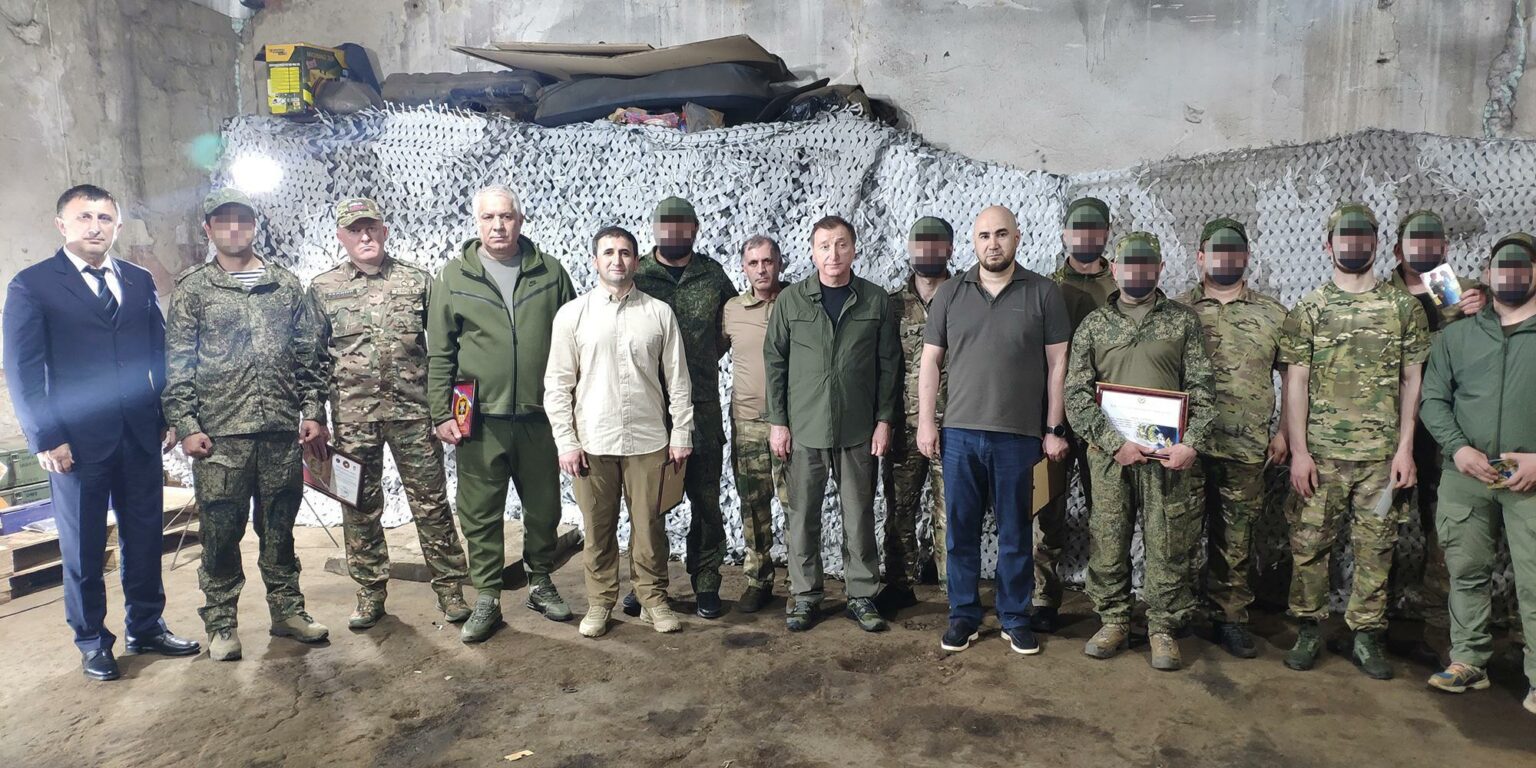 Заур Аскендеров доставил гуманитарную помощь военнослужащим на передовую в ДНР