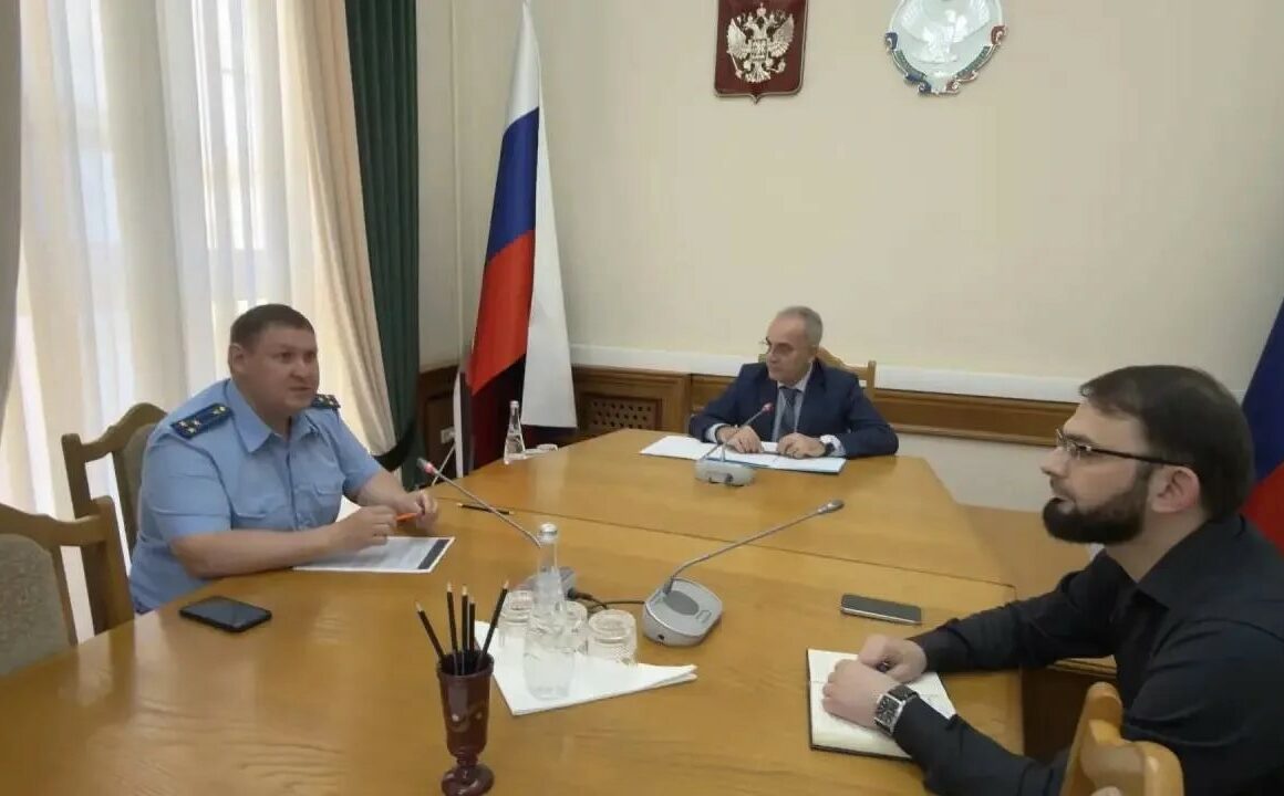 Власти Дагестана и прокуратура обсудили незаконную застройку и утилизацию отходов